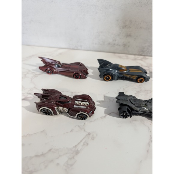 HOT WHEELS BATMOBILES LOT OF 6 LOOSE NEAR MINT - Picture 5 of 15